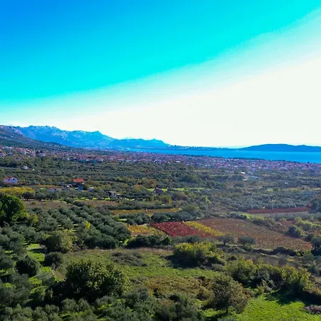 Navi Kaštela