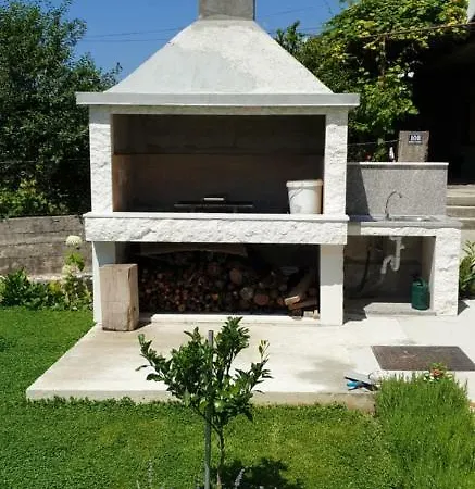 Navi Apartman *