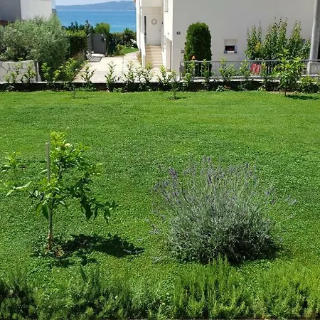 Navi Apartman *