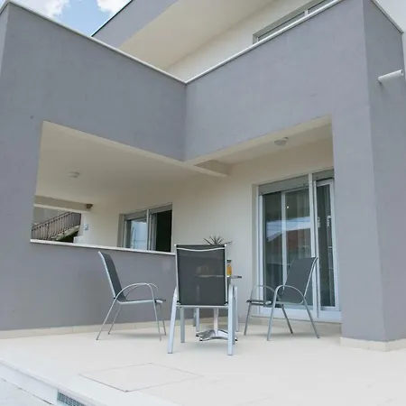 Navi Apartment