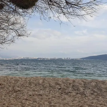 Navi Apartman *