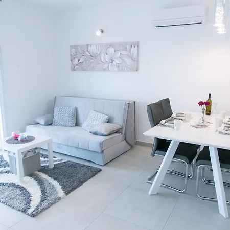 Apartment Navi Kastela